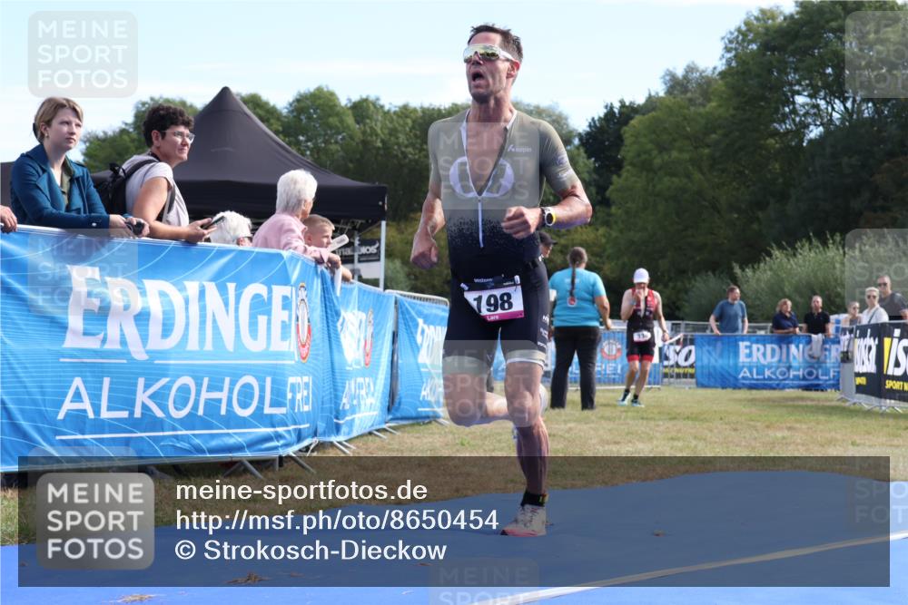 31.08.2025 - Elbe Triathlon Hamburg Strokosch-Dieckow http://msf.ph/oto/8650454 31.08.2025 10:21:22 Ziel 198 meine-sportfotos.de