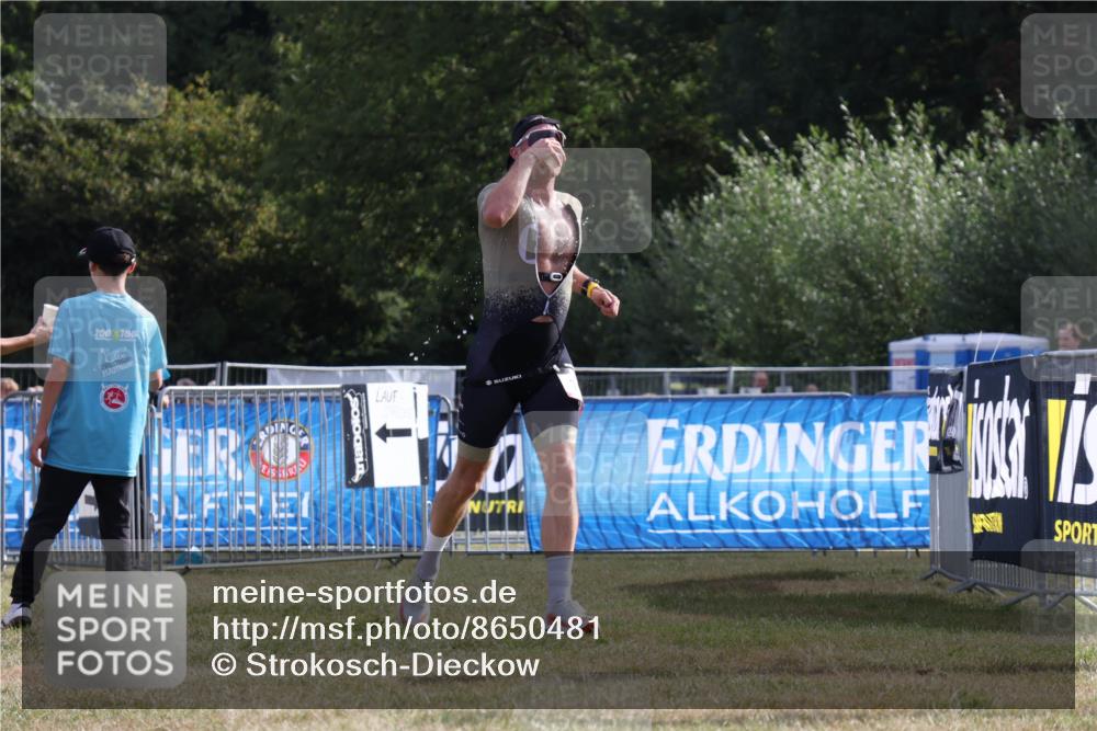 31.08.2025 - Elbe Triathlon Hamburg Strokosch-Dieckow http://msf.ph/oto/8650481 31.08.2025 09:55:28 Laufen 100, 100 meine-sportfotos.de