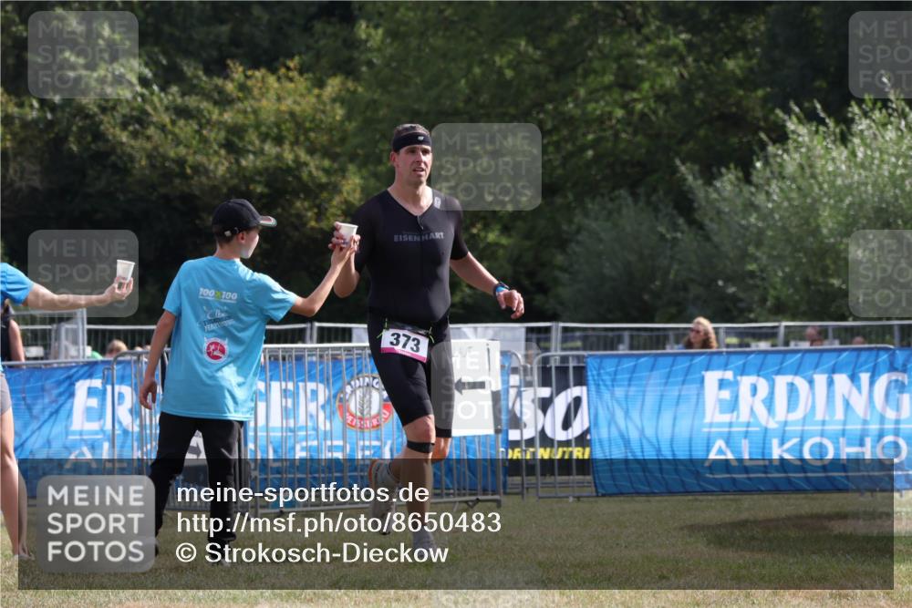 31.08.2025 - Elbe Triathlon Hamburg Strokosch-Dieckow http://msf.ph/oto/8650483 31.08.2025 09:55:31 Laufen 100, 100, 373, 30 meine-sportfotos.de