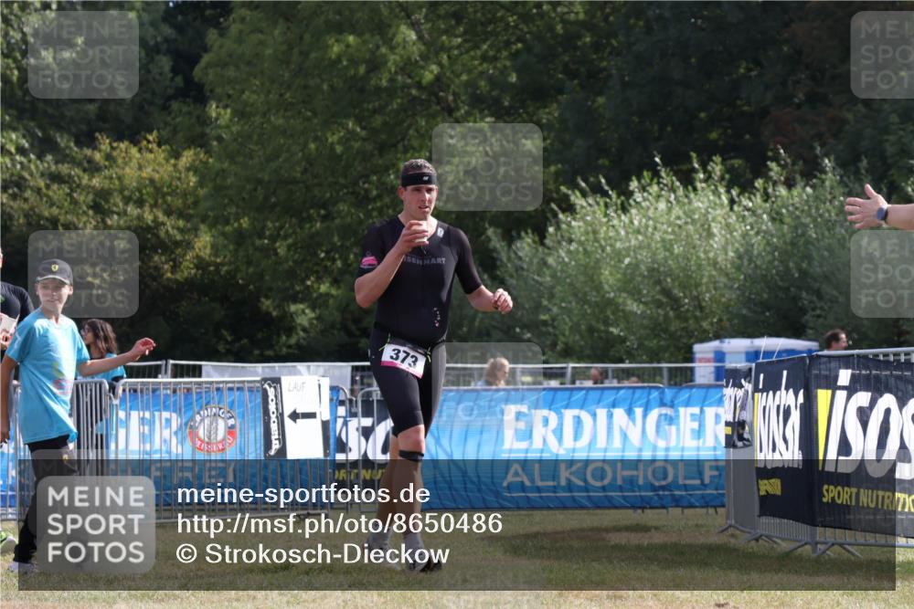 31.08.2025 - Elbe Triathlon Hamburg Strokosch-Dieckow http://msf.ph/oto/8650486 31.08.2025 09:55:31 Laufen 3, 150, 373 meine-sportfotos.de