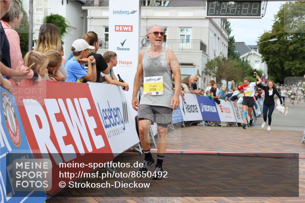31.08.2025 - 21. Blankeneser Heldenlauf Strokosch-Dieckow http://msf.ph/oto/8650492 31.08.2025 10:36:56 Ziel 2778, 2255, 2729, 2685, 2507 meine-sportfotos.de