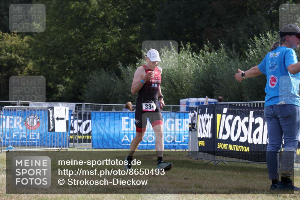 31.08.2025 - Elbe Triathlon Hamburg Strokosch-Dieckow http://msf.ph/oto/8650493 31.08.2025 09:55:35 Laufen 102, 00, 30, 334 meine-sportfotos.de