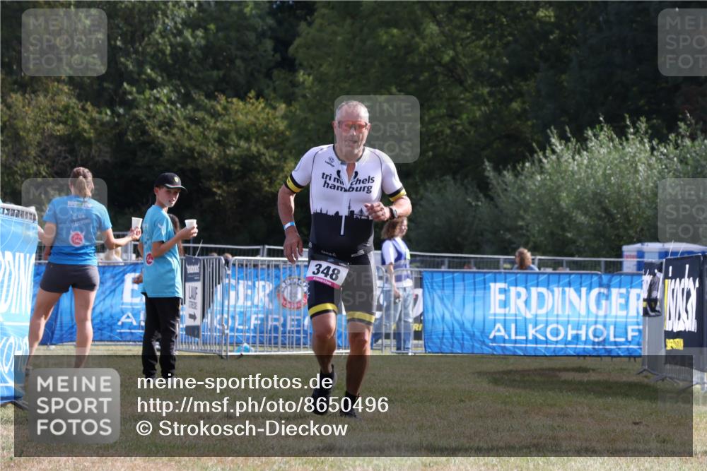31.08.2025 - Elbe Triathlon Hamburg Strokosch-Dieckow http://msf.ph/oto/8650496 31.08.2025 09:55:47 Laufen 100, 100, 348 meine-sportfotos.de