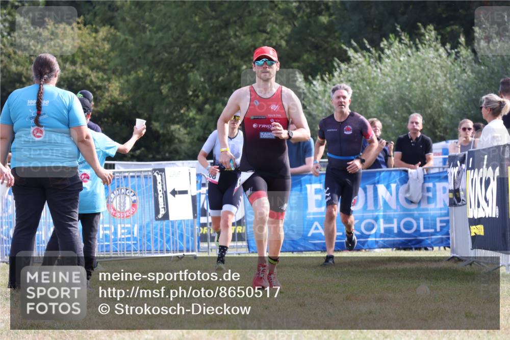 31.08.2025 - Elbe Triathlon Hamburg Strokosch-Dieckow http://msf.ph/oto/8650517 31.08.2025 10:22:21 Ziel 166, 185 meine-sportfotos.de