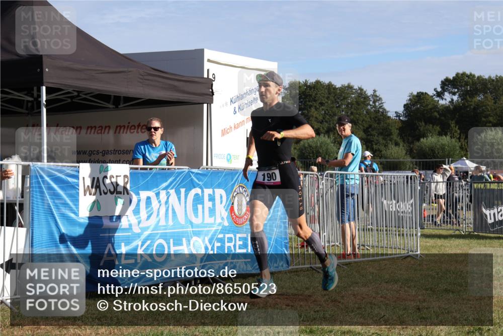 31.08.2025 - Elbe Triathlon Hamburg Strokosch-Dieckow http://msf.ph/oto/8650523 31.08.2025 09:25:59 Laufen 190 meine-sportfotos.de