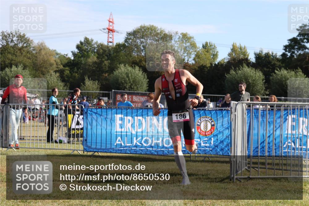 31.08.2025 - Elbe Triathlon Hamburg Strokosch-Dieckow http://msf.ph/oto/8650530 31.08.2025 09:26:58 Laufen 601, 186 meine-sportfotos.de