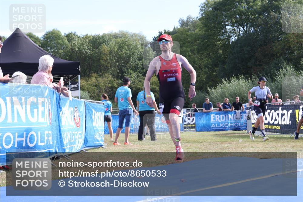 31.08.2025 - Elbe Triathlon Hamburg Strokosch-Dieckow http://msf.ph/oto/8650533 31.08.2025 10:22:24 Ziel 185 meine-sportfotos.de