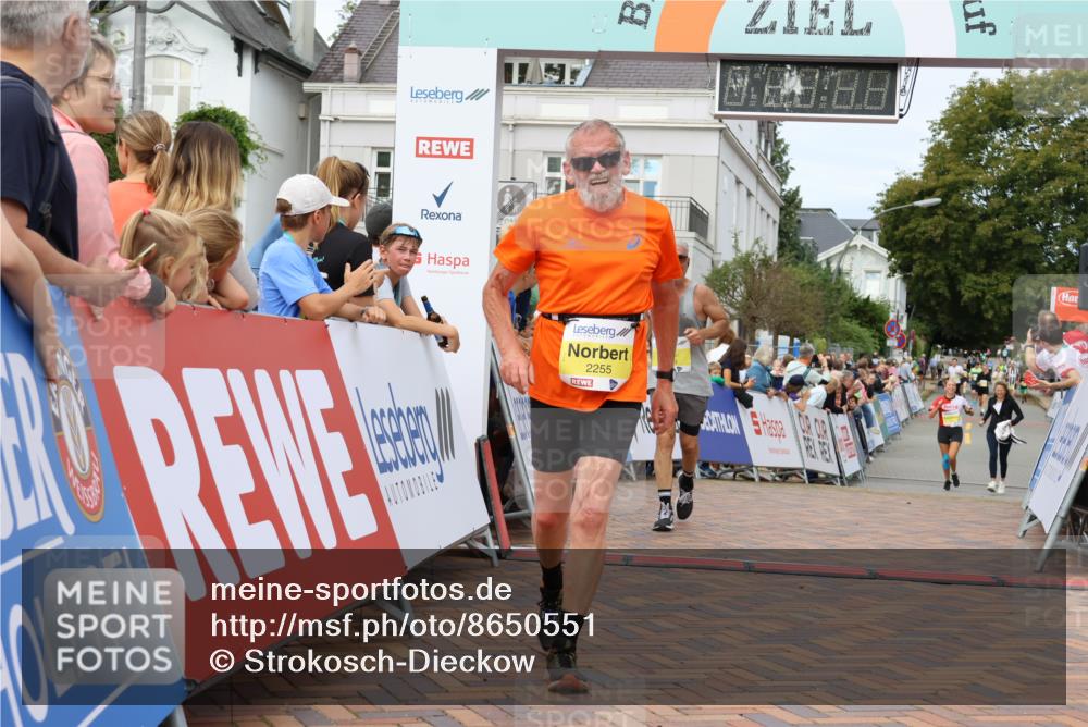 31.08.2025 - 21. Blankeneser Heldenlauf Strokosch-Dieckow http://msf.ph/oto/8650551 31.08.2025 10:36:52 Ziel 2001, 2778, 2255, 2729, 2557, 2685 meine-sportfotos.de