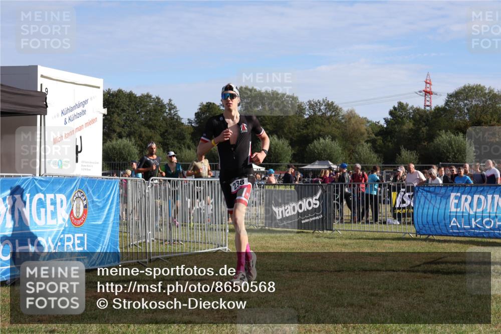 31.08.2025 - Elbe Triathlon Hamburg Strokosch-Dieckow http://msf.ph/oto/8650568 31.08.2025 09:29:51 Laufen 0, 2245, 238 meine-sportfotos.de