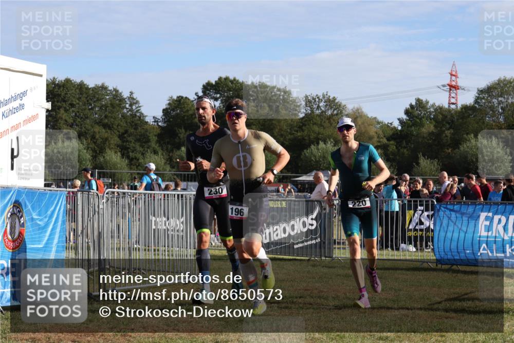 31.08.2025 - Elbe Triathlon Hamburg Strokosch-Dieckow http://msf.ph/oto/8650573 31.08.2025 09:29:54 Laufen 19, 22145, 230, 196, 220 meine-sportfotos.de