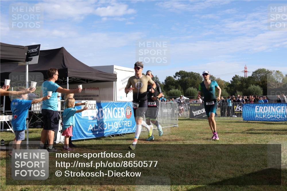31.08.2025 - Elbe Triathlon Hamburg Strokosch-Dieckow http://msf.ph/oto/8650577 31.08.2025 09:29:55 Laufen 10, 100, 196, 230, 220 meine-sportfotos.de