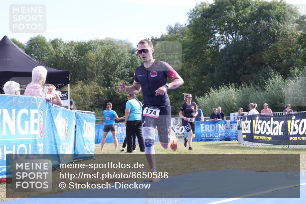 31.08.2025 - Elbe Triathlon Hamburg Strokosch-Dieckow http://msf.ph/oto/8650588 31.08.2025 10:25:22 Ziel 174 meine-sportfotos.de