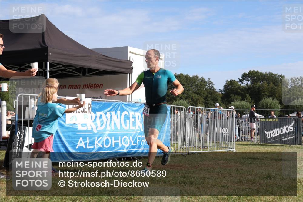 31.08.2025 - Elbe Triathlon Hamburg Strokosch-Dieckow http://msf.ph/oto/8650589 31.08.2025 09:31:47 Laufen 100, 100, 219 meine-sportfotos.de