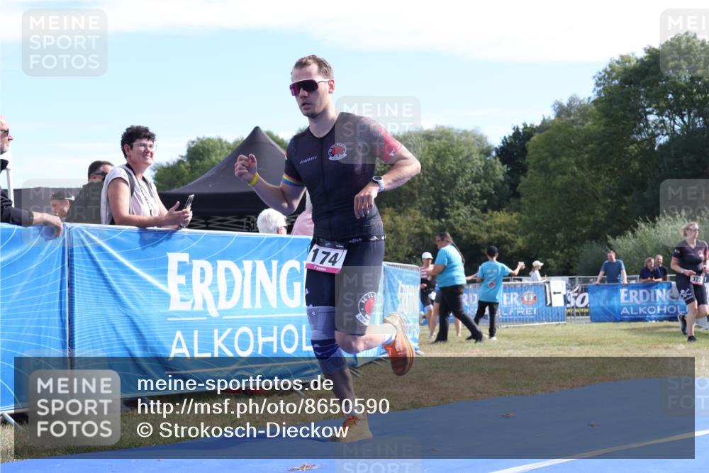 31.08.2025 - Elbe Triathlon Hamburg Strokosch-Dieckow http://msf.ph/oto/8650590 31.08.2025 10:25:23 Ziel 174 meine-sportfotos.de