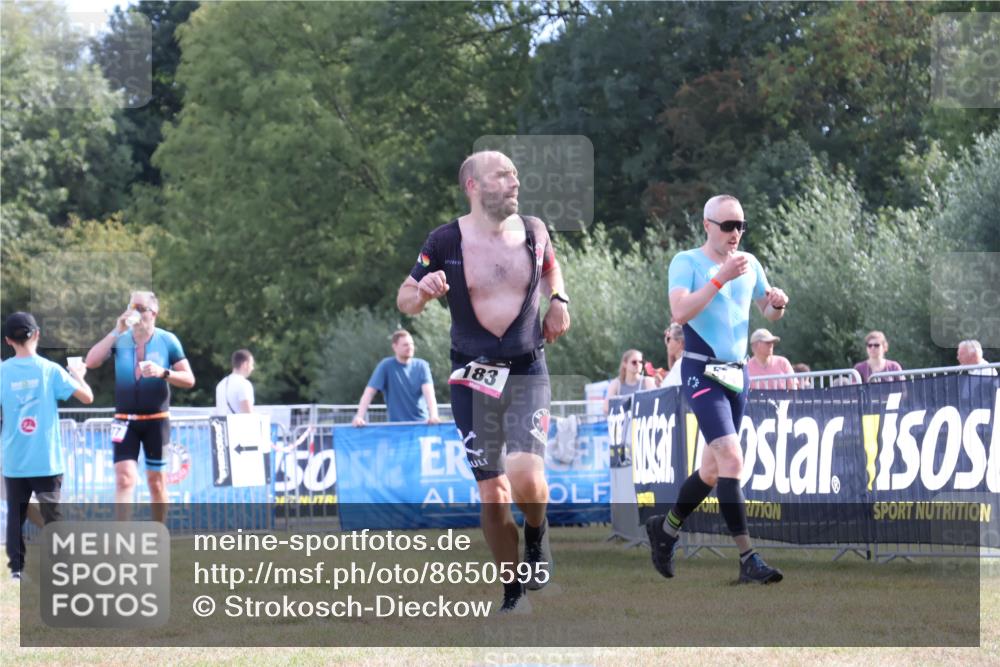 31.08.2025 - Elbe Triathlon Hamburg Strokosch-Dieckow http://msf.ph/oto/8650595 31.08.2025 10:25:34 Ziel 183 meine-sportfotos.de