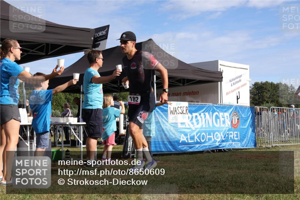 31.08.2025 - Elbe Triathlon Hamburg Strokosch-Dieckow http://msf.ph/oto/8650609 31.08.2025 09:33:22 Laufen 10100, 182 meine-sportfotos.de