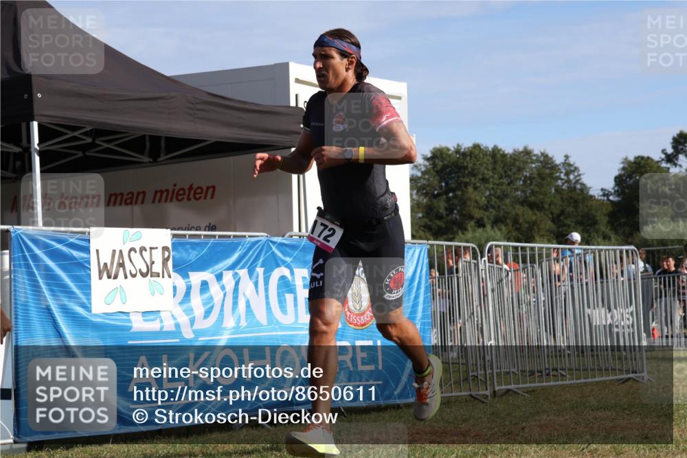 31.08.2025 - Elbe Triathlon Hamburg Strokosch-Dieckow http://msf.ph/oto/8650611 31.08.2025 09:33:23 Laufen 172, 1910 meine-sportfotos.de
