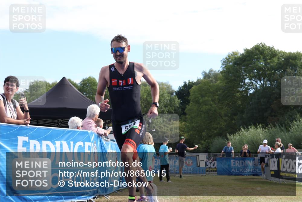31.08.2025 - Elbe Triathlon Hamburg Strokosch-Dieckow http://msf.ph/oto/8650615 31.08.2025 10:25:48 Ziel 332, 554 meine-sportfotos.de