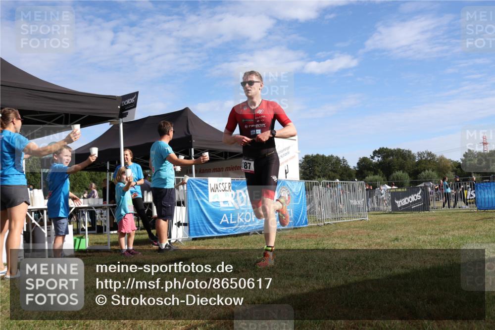 31.08.2025 - Elbe Triathlon Hamburg Strokosch-Dieckow http://msf.ph/oto/8650617 31.08.2025 09:34:10 Laufen 187 meine-sportfotos.de