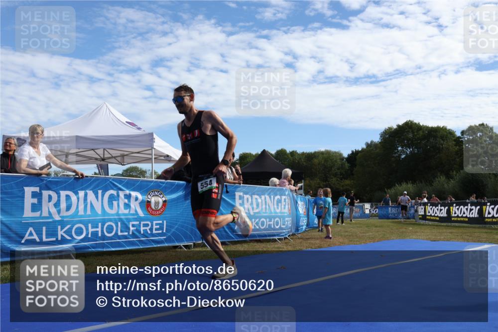 31.08.2025 - Elbe Triathlon Hamburg Strokosch-Dieckow http://msf.ph/oto/8650620 31.08.2025 10:25:48 Ziel 332, 554 meine-sportfotos.de