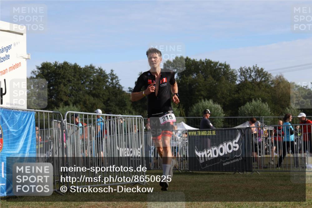 31.08.2025 - Elbe Triathlon Hamburg Strokosch-Dieckow http://msf.ph/oto/8650625 31.08.2025 09:34:24 Laufen 215 meine-sportfotos.de