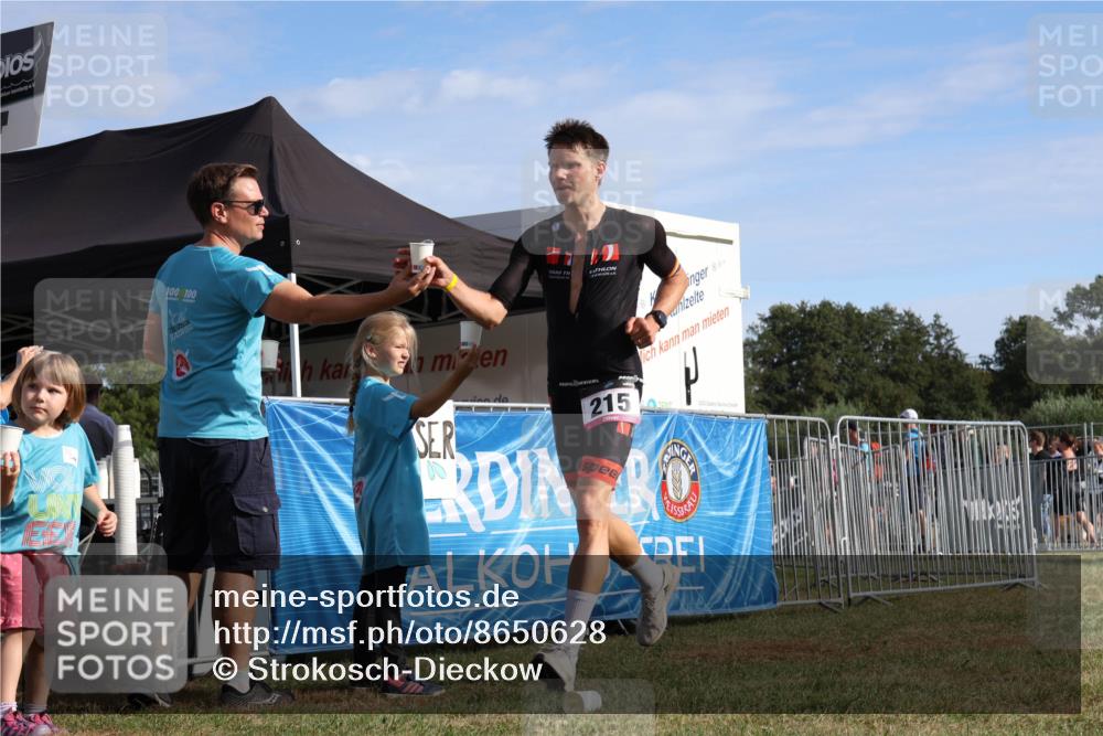 31.08.2025 - Elbe Triathlon Hamburg Strokosch-Dieckow http://msf.ph/oto/8650628 31.08.2025 09:34:25 Laufen 100, 100, 215 meine-sportfotos.de