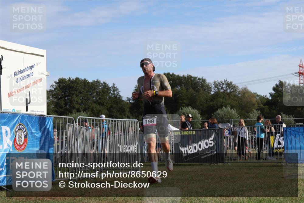 31.08.2025 - Elbe Triathlon Hamburg Strokosch-Dieckow http://msf.ph/oto/8650629 31.08.2025 09:34:32 Laufen 199 meine-sportfotos.de