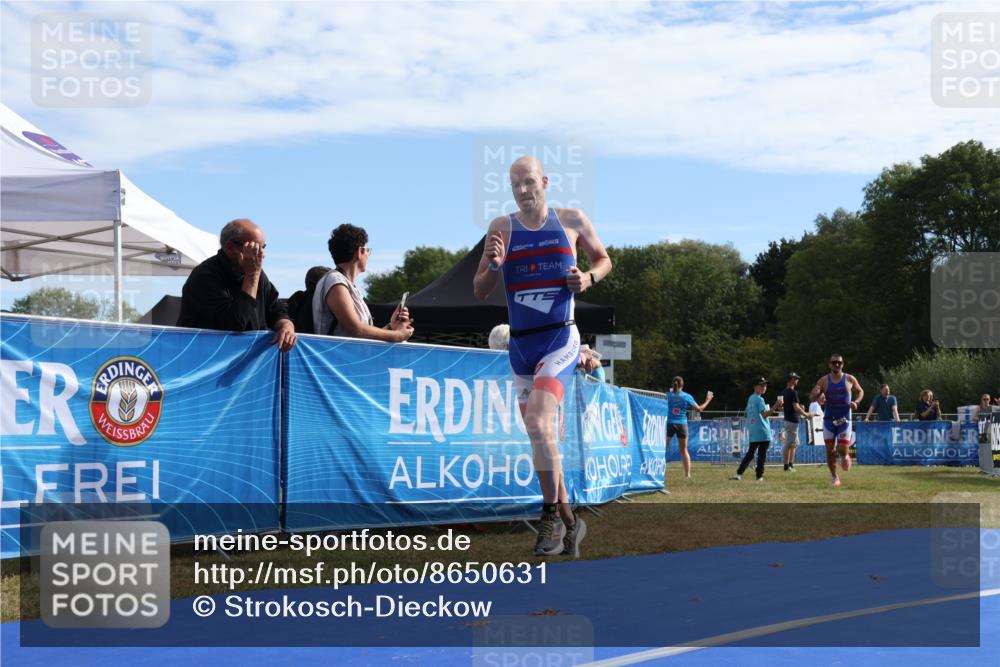 31.08.2025 - Elbe Triathlon Hamburg Strokosch-Dieckow http://msf.ph/oto/8650631 31.08.2025 10:26:00 Ziel 352, 355, 551 meine-sportfotos.de