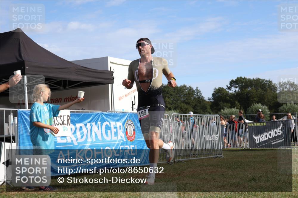 31.08.2025 - Elbe Triathlon Hamburg Strokosch-Dieckow http://msf.ph/oto/8650632 31.08.2025 09:34:33 Laufen 199 meine-sportfotos.de