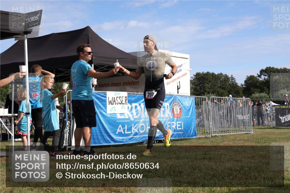 31.08.2025 - Elbe Triathlon Hamburg Strokosch-Dieckow http://msf.ph/oto/8650634 31.08.2025 09:34:47 Laufen 100, 100, 100, 100, 207 meine-sportfotos.de