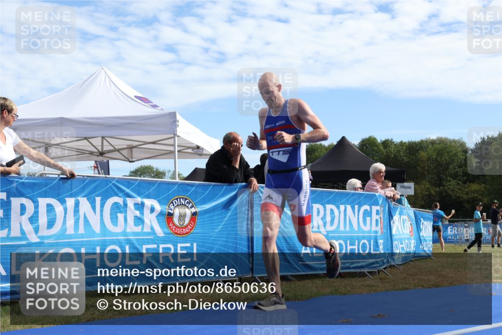 31.08.2025 - Elbe Triathlon Hamburg Strokosch-Dieckow http://msf.ph/oto/8650636 31.08.2025 10:26:00 Ziel 352, 355, 551 meine-sportfotos.de