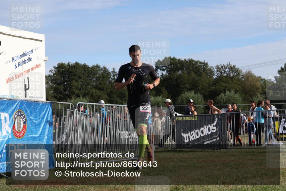 31.08.2025 - Elbe Triathlon Hamburg Strokosch-Dieckow http://msf.ph/oto/8650643 31.08.2025 09:35:14 Laufen 229 meine-sportfotos.de