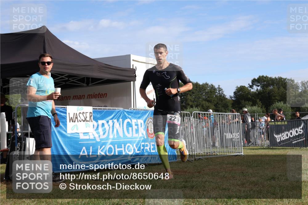 31.08.2025 - Elbe Triathlon Hamburg Strokosch-Dieckow http://msf.ph/oto/8650648 31.08.2025 09:35:15 Laufen 229 meine-sportfotos.de