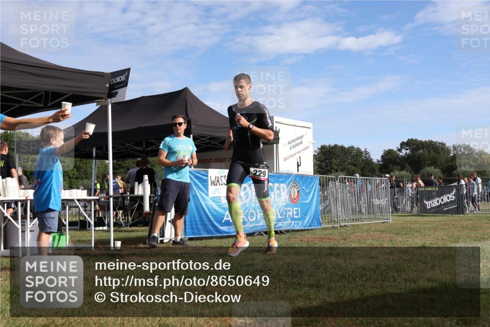 31.08.2025 - Elbe Triathlon Hamburg Strokosch-Dieckow http://msf.ph/oto/8650649 31.08.2025 09:35:16 Laufen 229, 8, 01 meine-sportfotos.de
