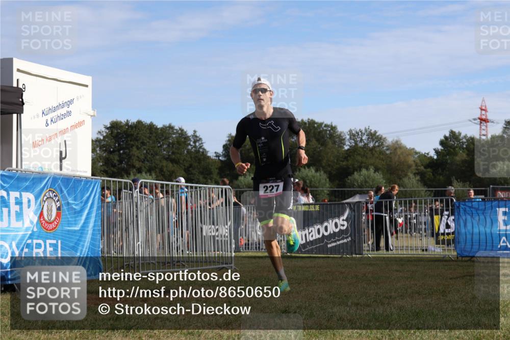 31.08.2025 - Elbe Triathlon Hamburg Strokosch-Dieckow http://msf.ph/oto/8650650 31.08.2025 09:35:20 Laufen 227 meine-sportfotos.de