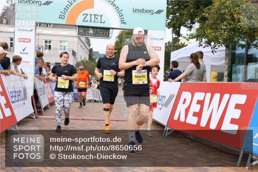 31.08.2025 - 21. Blankeneser Heldenlauf Strokosch-Dieckow http://msf.ph/oto/8650656 31.08.2025 10:36:49 Ziel 2631, 2001, 2778, 2255, 2729, 2557, 2685, 2495 meine-sportfotos.de
