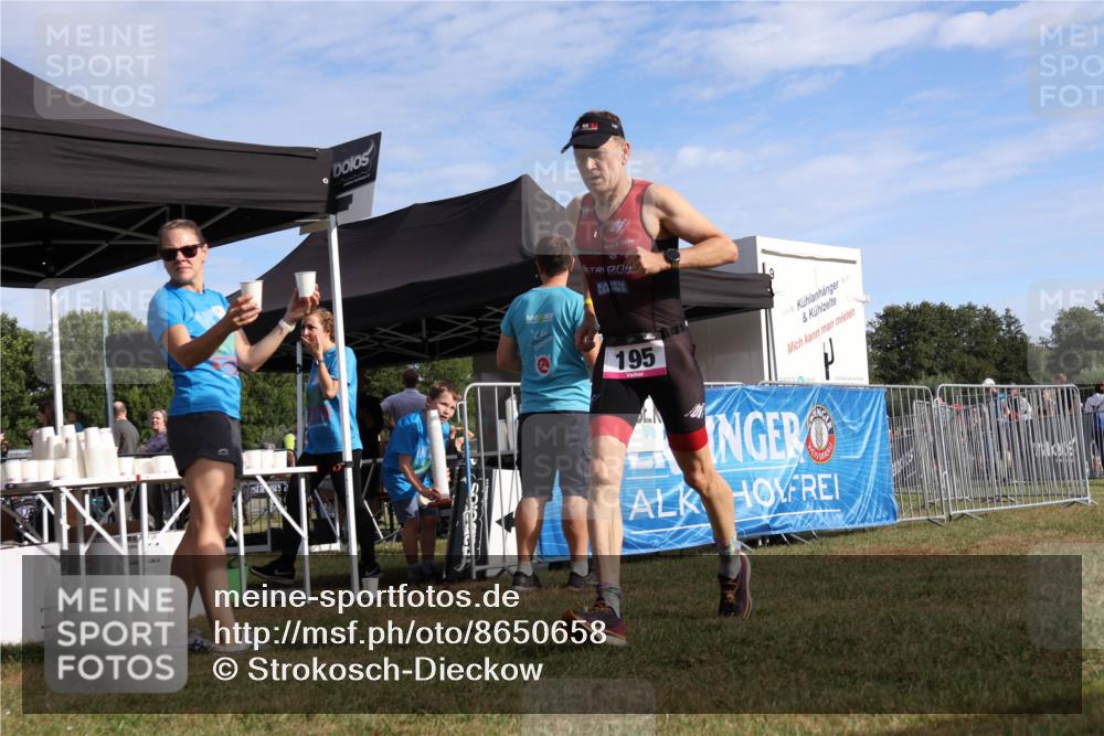 31.08.2025 - Elbe Triathlon Hamburg Strokosch-Dieckow http://msf.ph/oto/8650658 31.08.2025 09:35:39 Laufen 100, 100, 195, 880 meine-sportfotos.de