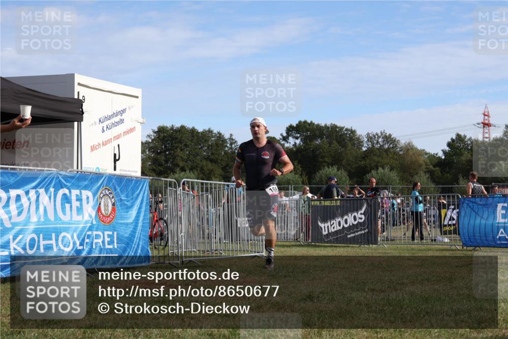 31.08.2025 - Elbe Triathlon Hamburg Strokosch-Dieckow http://msf.ph/oto/8650677 31.08.2025 09:36:21 Laufen 169 meine-sportfotos.de
