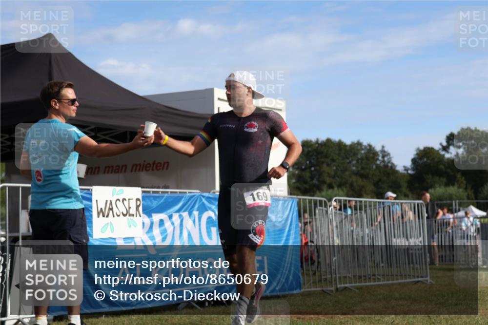 31.08.2025 - Elbe Triathlon Hamburg Strokosch-Dieckow http://msf.ph/oto/8650679 31.08.2025 09:36:22 Laufen 100, 100, 169 meine-sportfotos.de