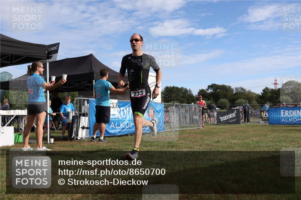 31.08.2025 - Elbe Triathlon Hamburg Strokosch-Dieckow http://msf.ph/oto/8650700 31.08.2025 09:37:35 Laufen 100, 100, 233 meine-sportfotos.de