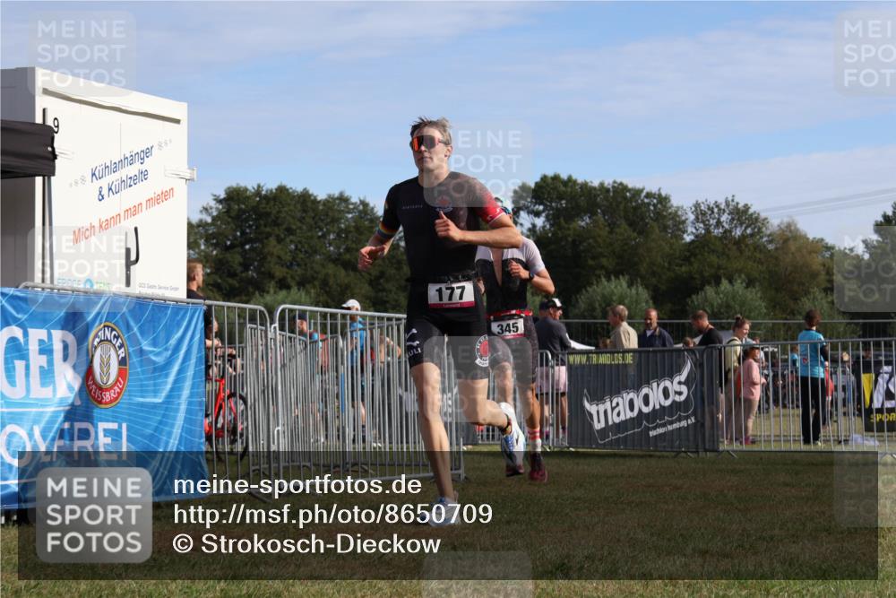 31.08.2025 - Elbe Triathlon Hamburg Strokosch-Dieckow http://msf.ph/oto/8650709 31.08.2025 09:38:09 Laufen 177, 345 meine-sportfotos.de