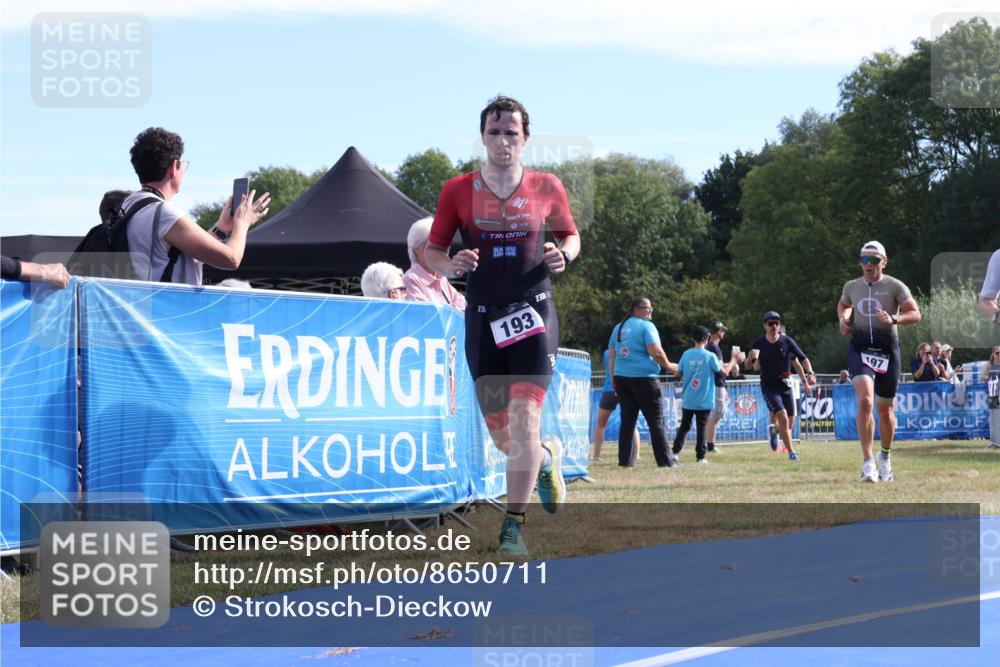 31.08.2025 - Elbe Triathlon Hamburg Strokosch-Dieckow http://msf.ph/oto/8650711 31.08.2025 10:26:21 Ziel 193, 197, 221, 274, 389 meine-sportfotos.de