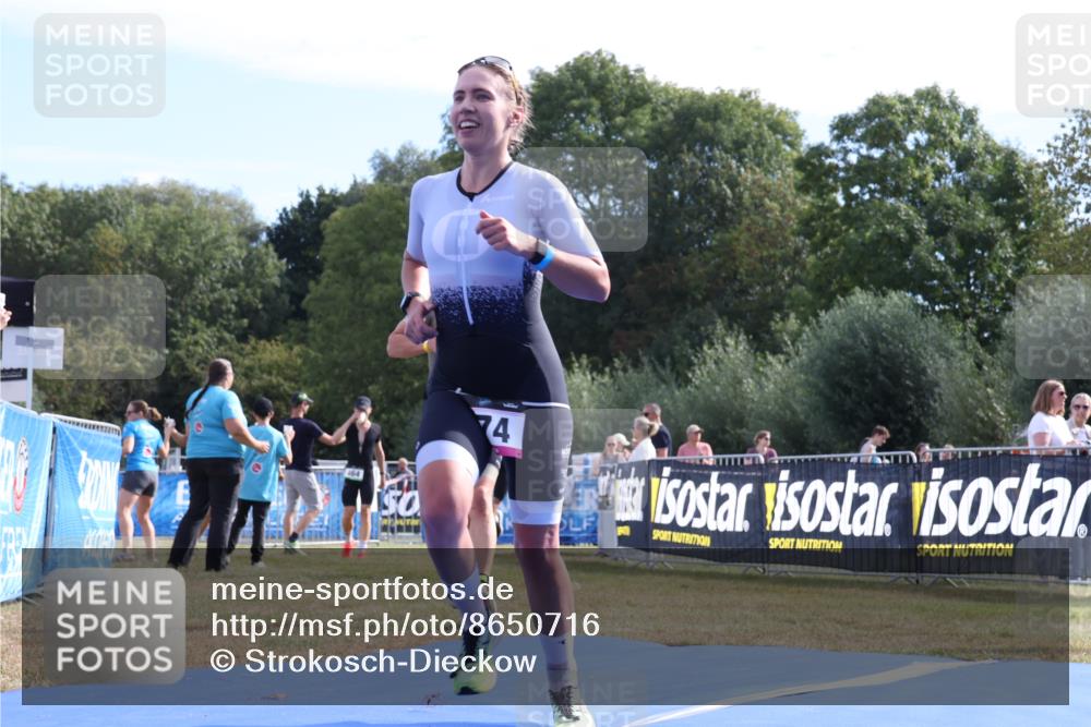 31.08.2025 - Elbe Triathlon Hamburg Strokosch-Dieckow http://msf.ph/oto/8650716 31.08.2025 10:26:22 Ziel 193, 197, 221, 274, 389 meine-sportfotos.de