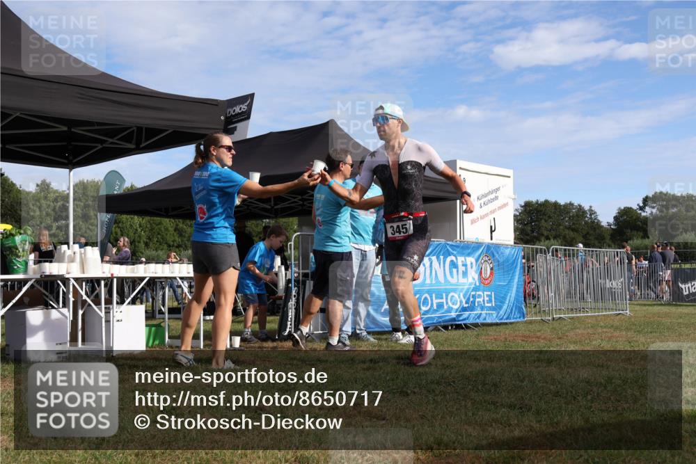 31.08.2025 - Elbe Triathlon Hamburg Strokosch-Dieckow http://msf.ph/oto/8650717 31.08.2025 09:38:12 Laufen 100, 100, 345 meine-sportfotos.de