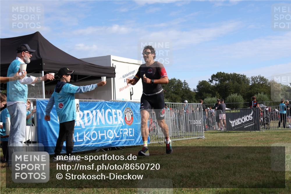 31.08.2025 - Elbe Triathlon Hamburg Strokosch-Dieckow http://msf.ph/oto/8650720 31.08.2025 09:38:23 Laufen 88 meine-sportfotos.de