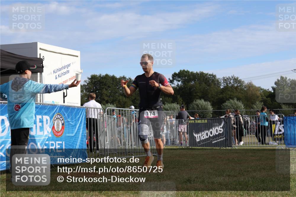 31.08.2025 - Elbe Triathlon Hamburg Strokosch-Dieckow http://msf.ph/oto/8650725 31.08.2025 09:39:03 Laufen 174 meine-sportfotos.de