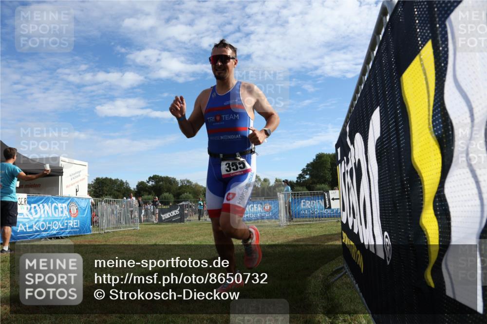 31.08.2025 - Elbe Triathlon Hamburg Strokosch-Dieckow http://msf.ph/oto/8650732 31.08.2025 09:39:28 Laufen 355 meine-sportfotos.de
