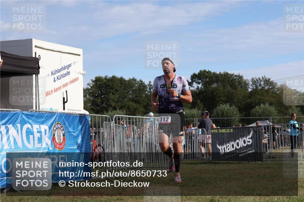 31.08.2025 - Elbe Triathlon Hamburg Strokosch-Dieckow http://msf.ph/oto/8650733 31.08.2025 09:39:31 Laufen 312 meine-sportfotos.de