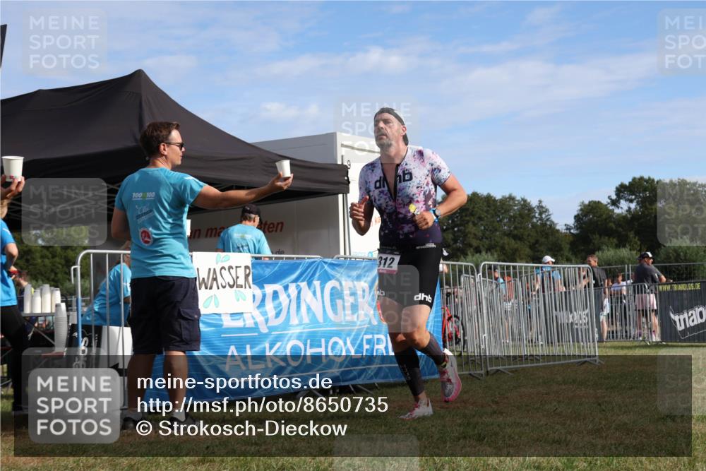 31.08.2025 - Elbe Triathlon Hamburg Strokosch-Dieckow http://msf.ph/oto/8650735 31.08.2025 09:39:33 Laufen 100, 100, 312 meine-sportfotos.de