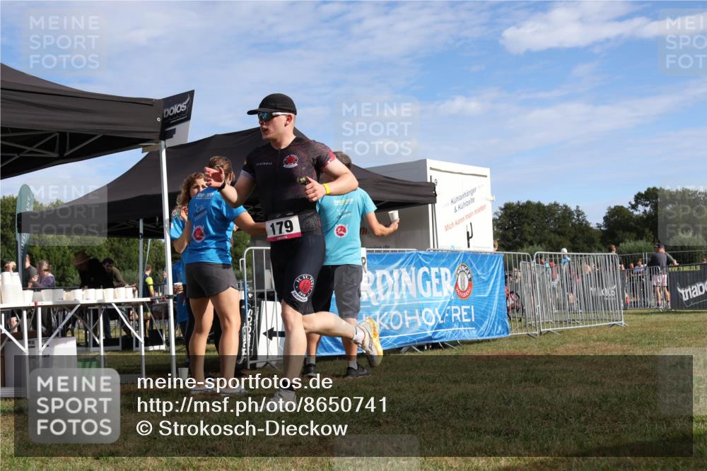 31.08.2025 - Elbe Triathlon Hamburg Strokosch-Dieckow http://msf.ph/oto/8650741 31.08.2025 09:39:54 Laufen 100, 100, 179, 80 meine-sportfotos.de